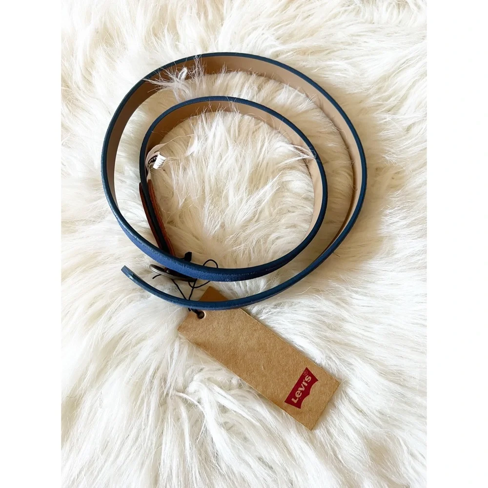 NWT Levi’s Boys Genuine Leather Blue Belt